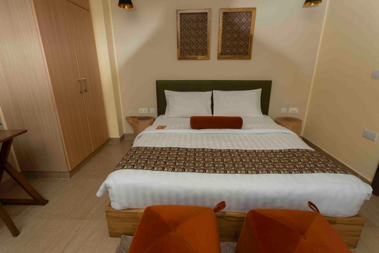 Roots Hotel Apartment Accra Exterior photo
