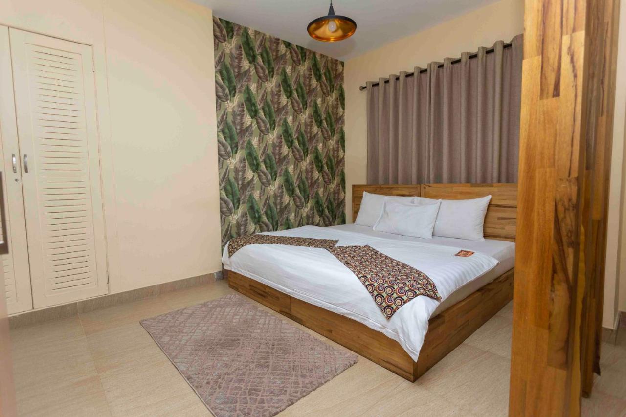 Roots Hotel Apartment Accra Exterior photo
