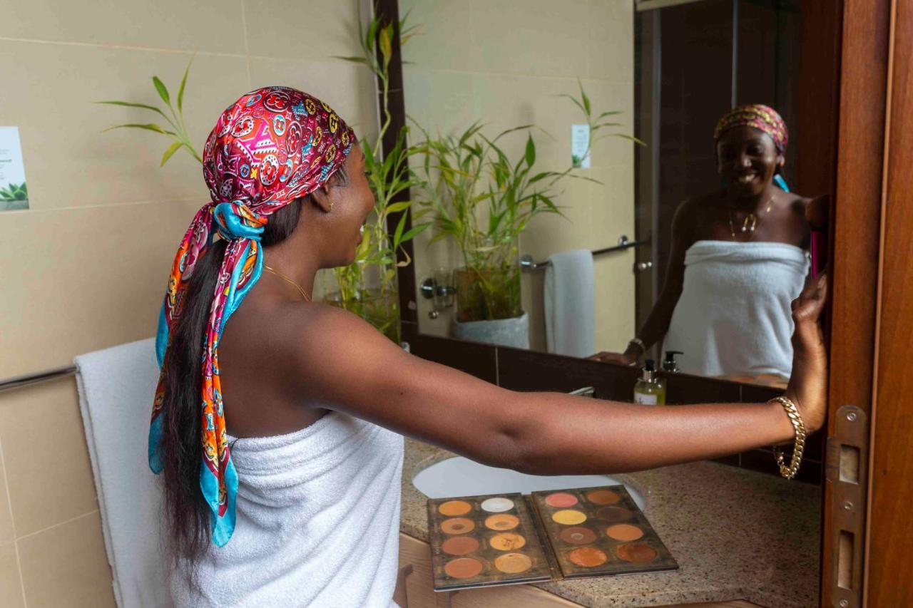 Roots Hotel Apartment Accra Exterior photo