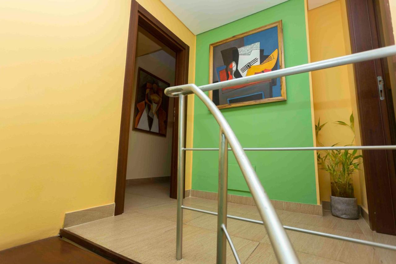 Roots Hotel Apartment Accra Exterior photo