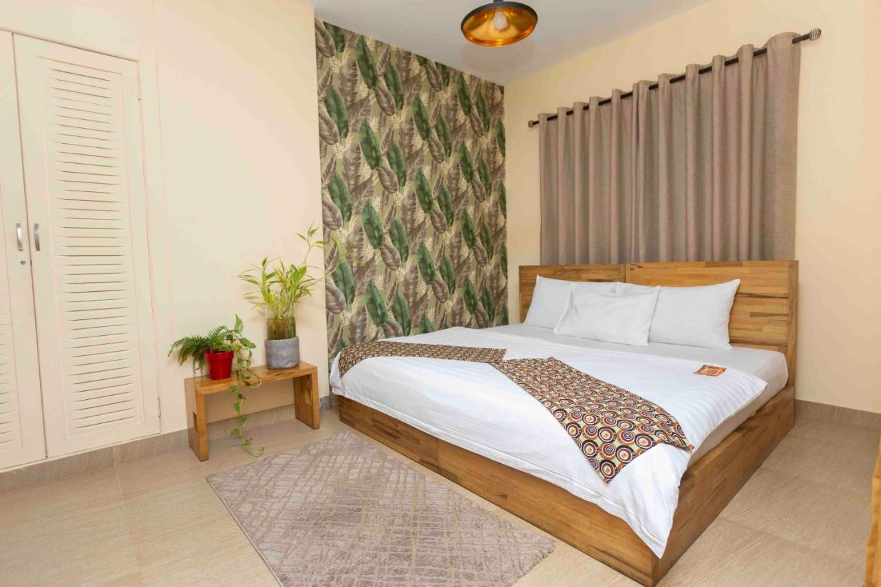 Roots Hotel Apartment Accra Exterior photo