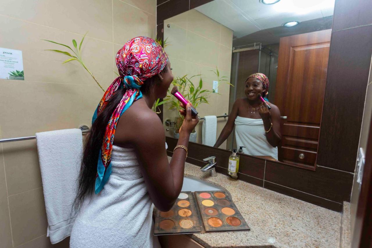 Roots Hotel Apartment Accra Exterior photo