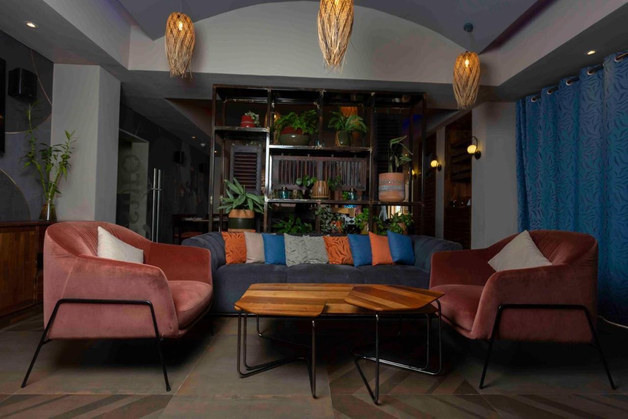 Roots Hotel Apartment Accra Exterior photo